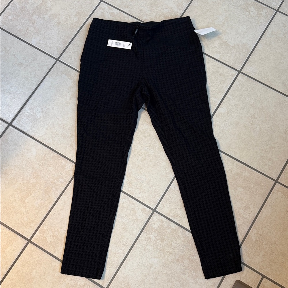 Tahari Black Textured Skinny Pants